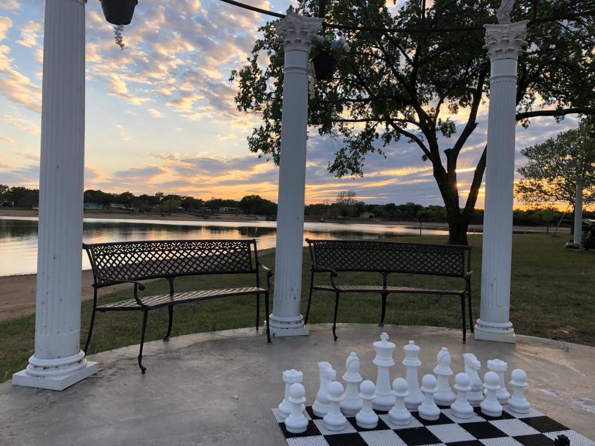 Oasis Lake Buchanan Bluffton Kültér fotó