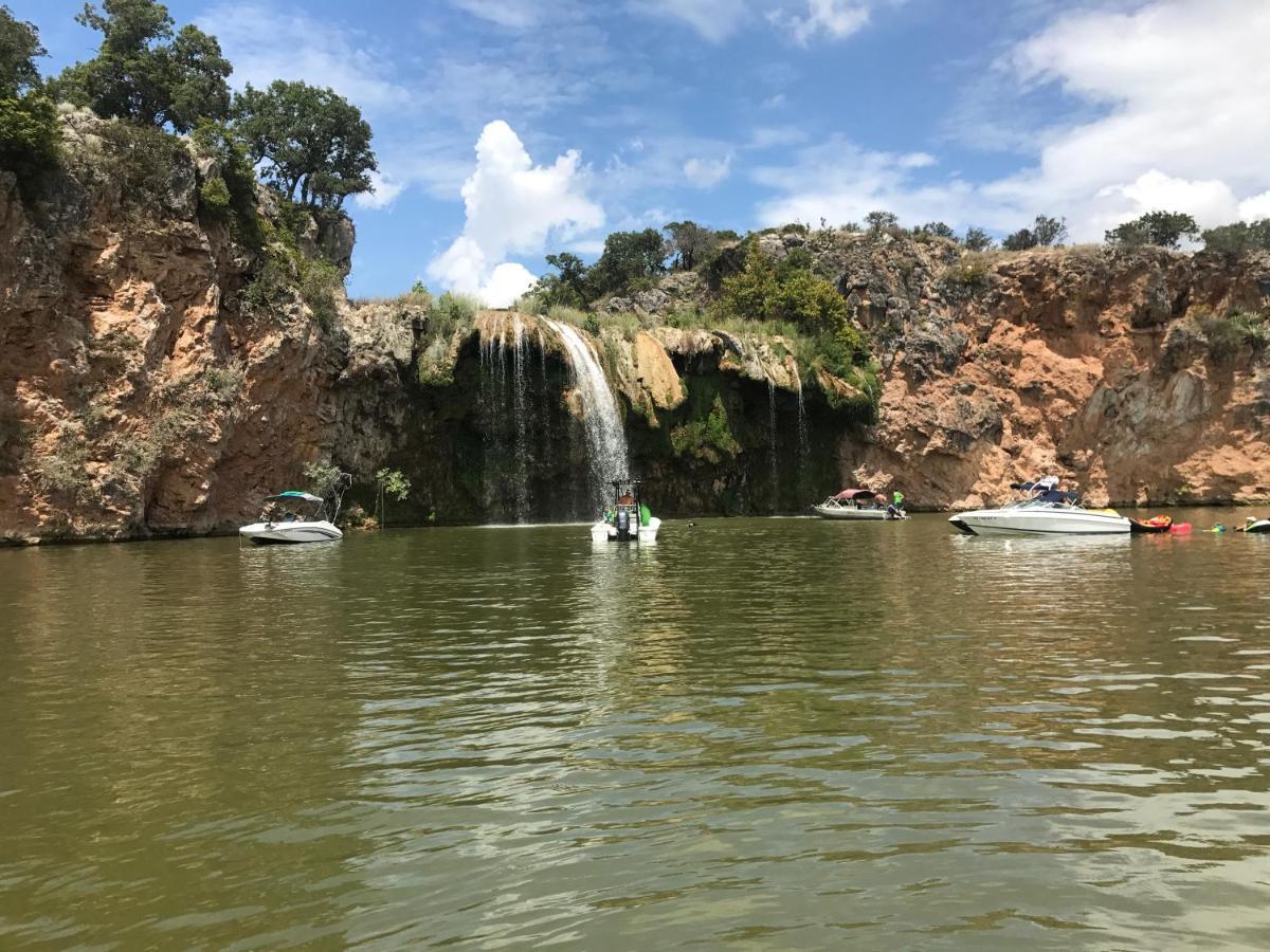 Oasis Lake Buchanan Bluffton Kültér fotó