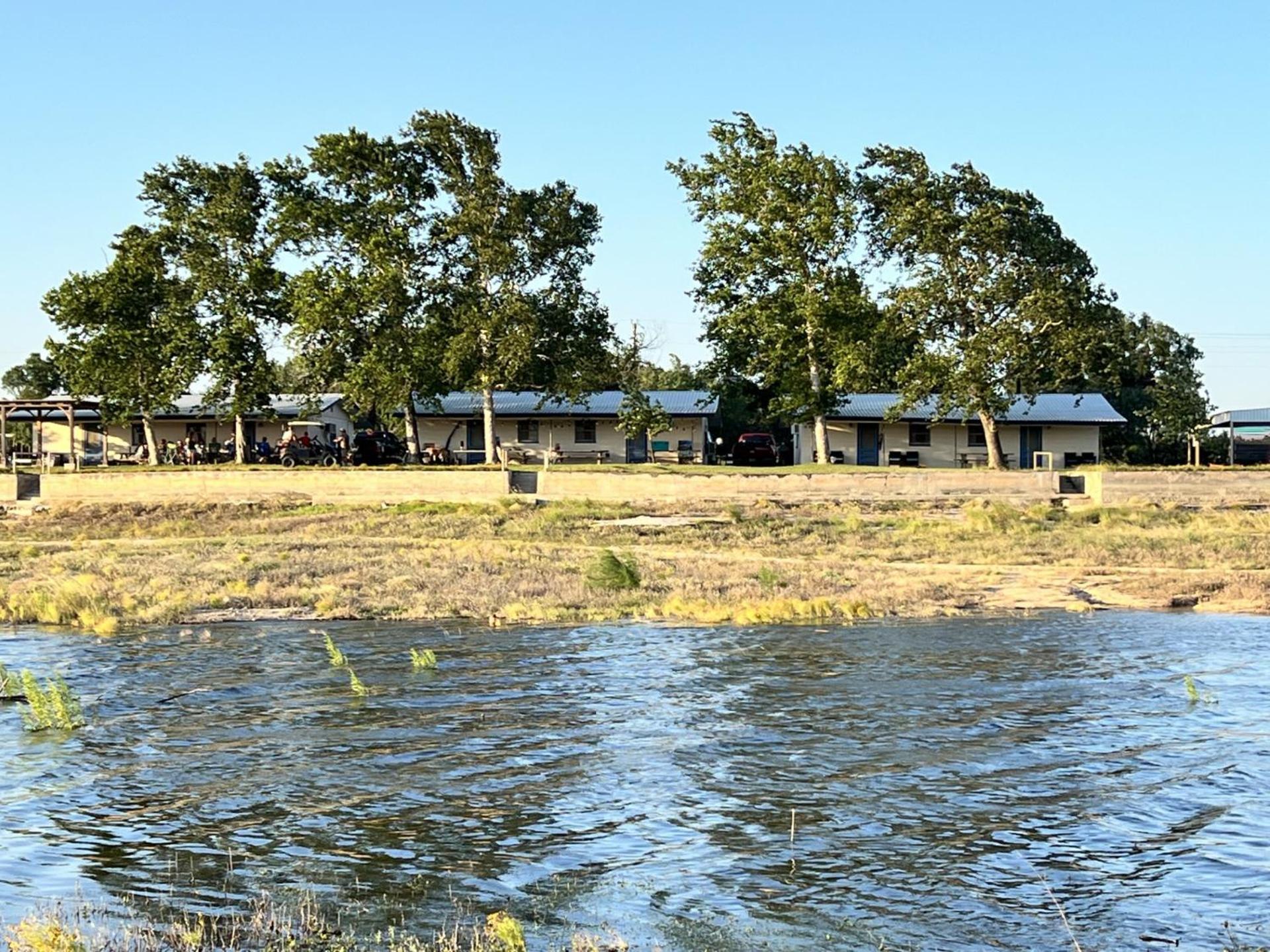 Oasis Lake Buchanan Bluffton Kültér fotó